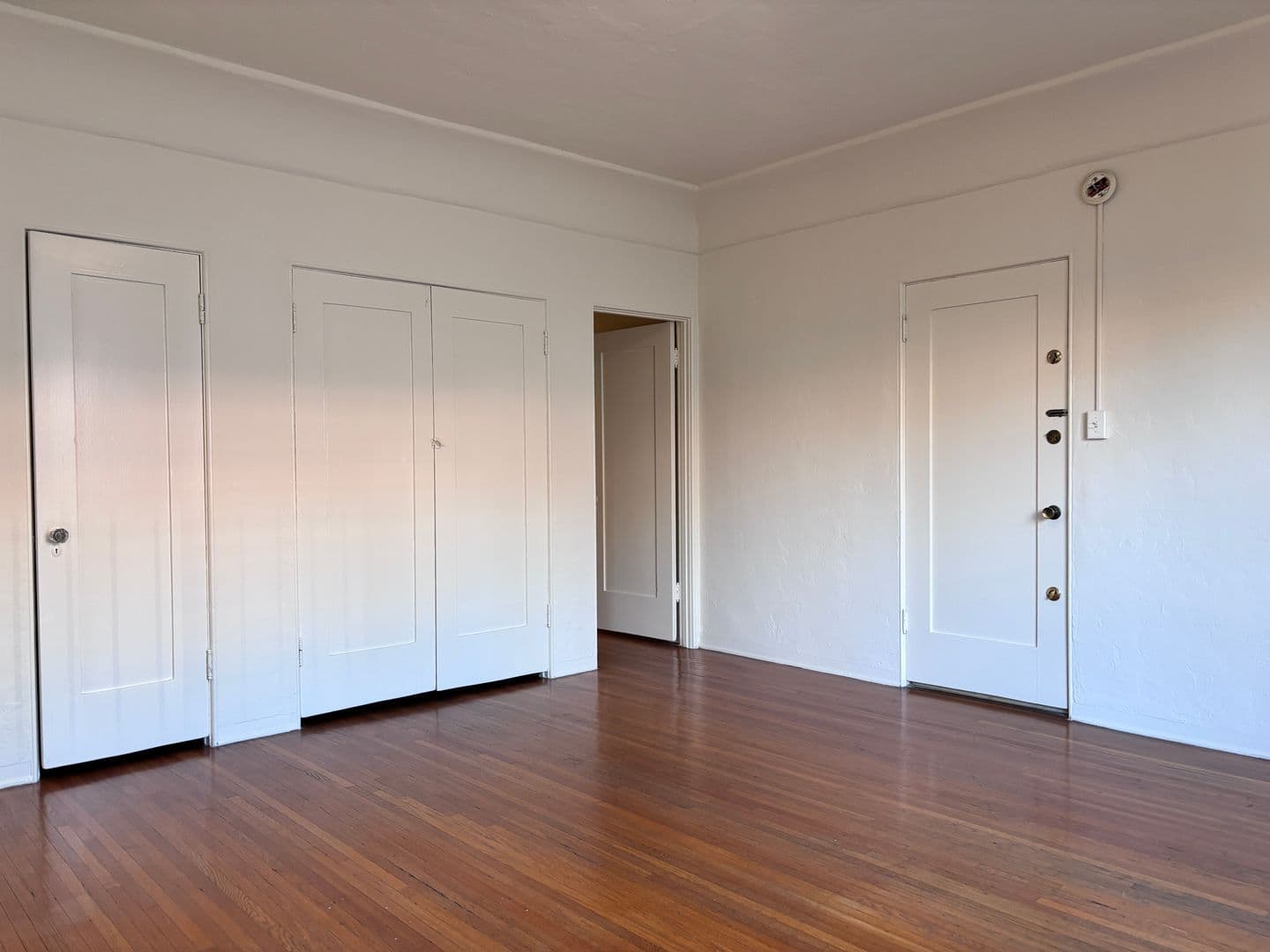 Los Angeles Apartment: 422 N. Hayworth Ave.