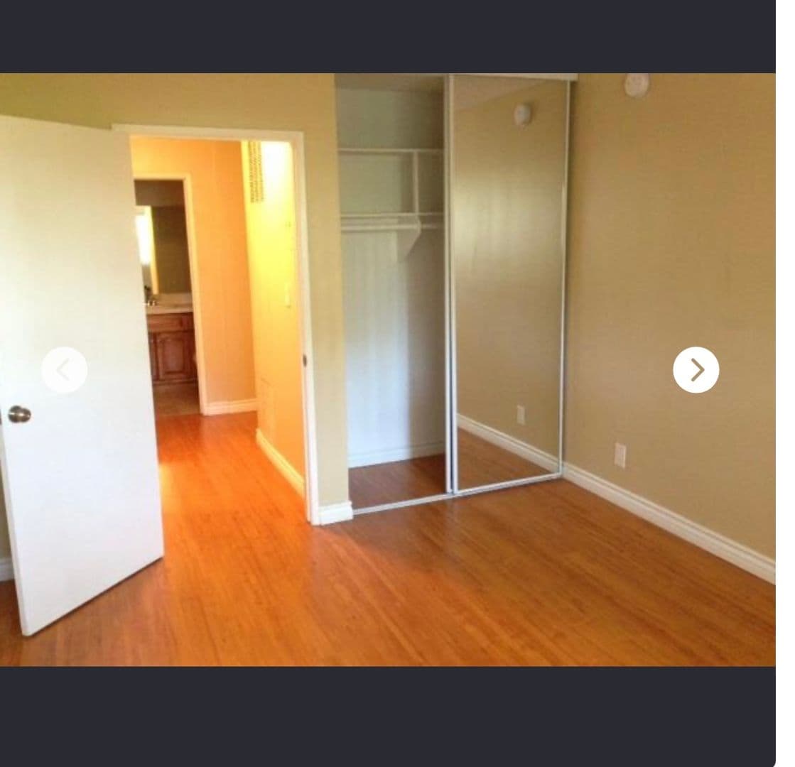 Los Angeles Apartment: 1525 North Kenmore Avenue