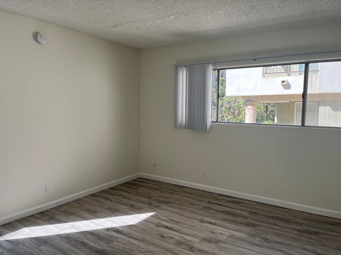 Studio City Apartment: 4248 Whitsett Avenue