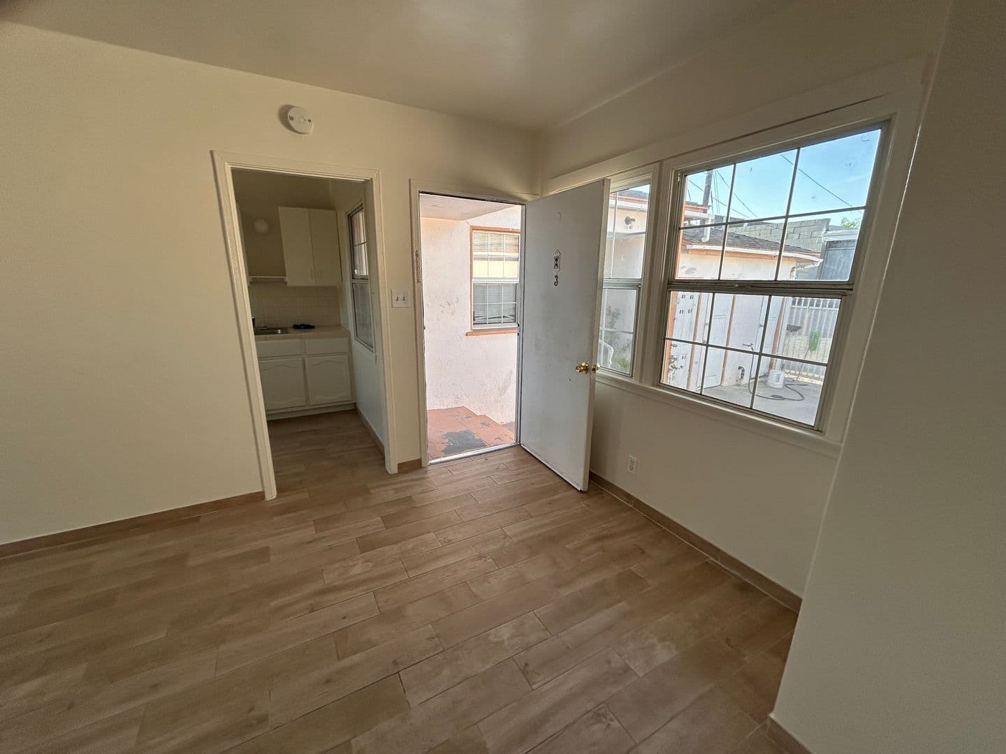Montebello Apartment: 109, 111, 109.1/2, 111.1/2 S. 19th Street