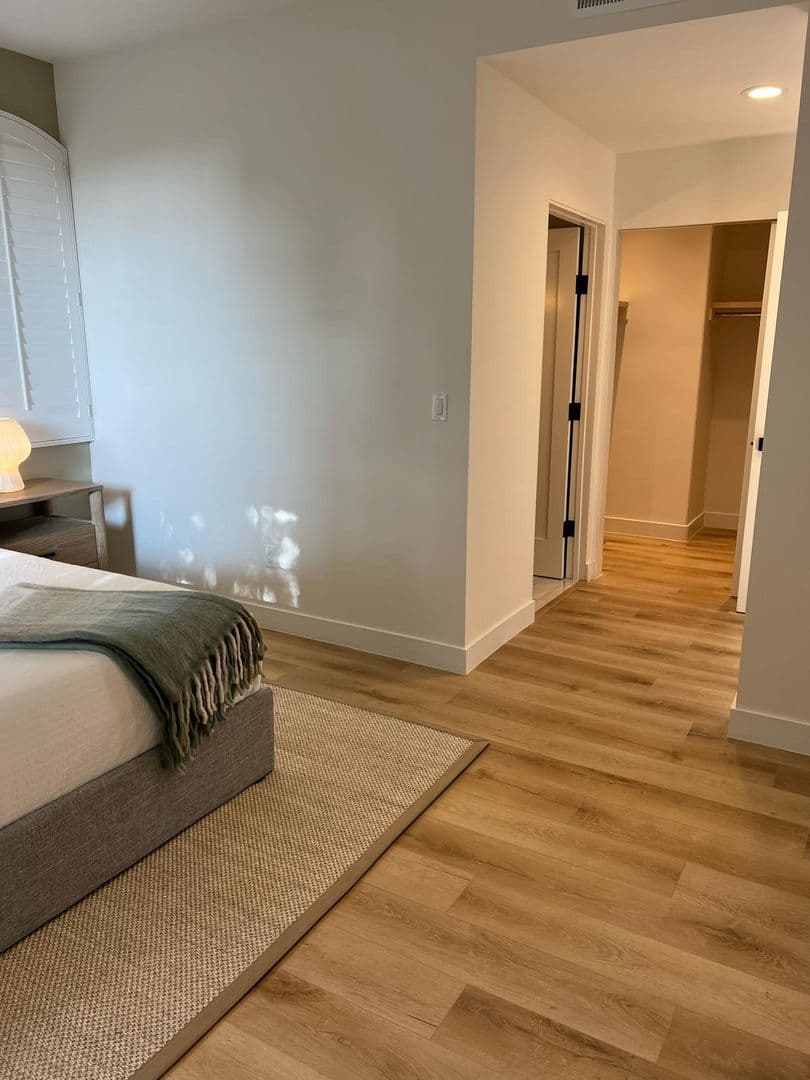 Los Angeles Apartment: 1744 Butler Avenue