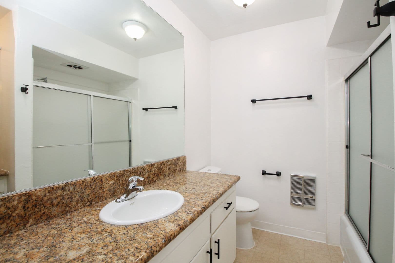 Studio City Apartment: 12231 Moorpark St.