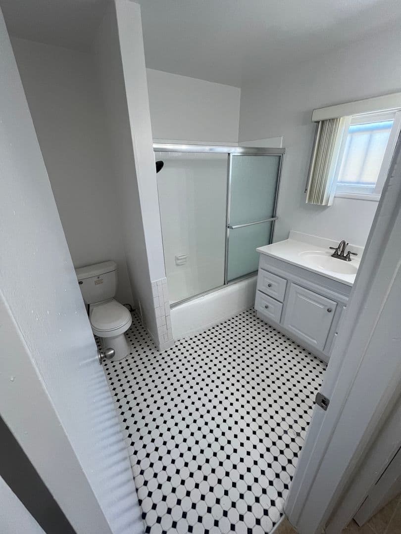 Los Angeles Apartment: 225 S. Occidental Boulevard