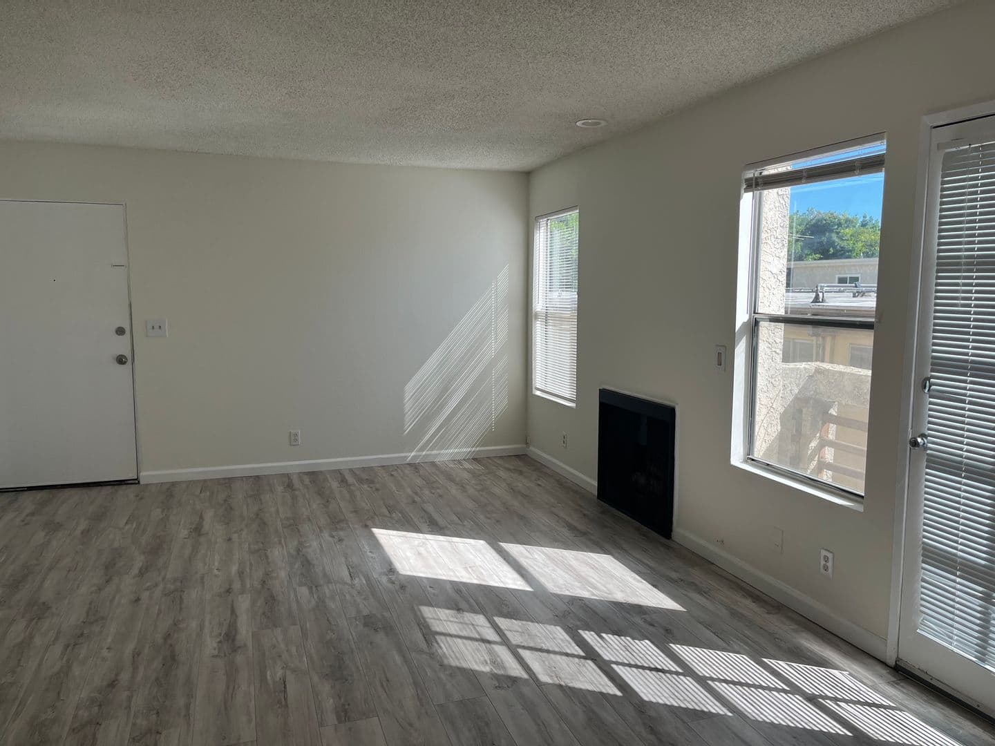 Studio City Apartment: 4248 Whitsett Avenue