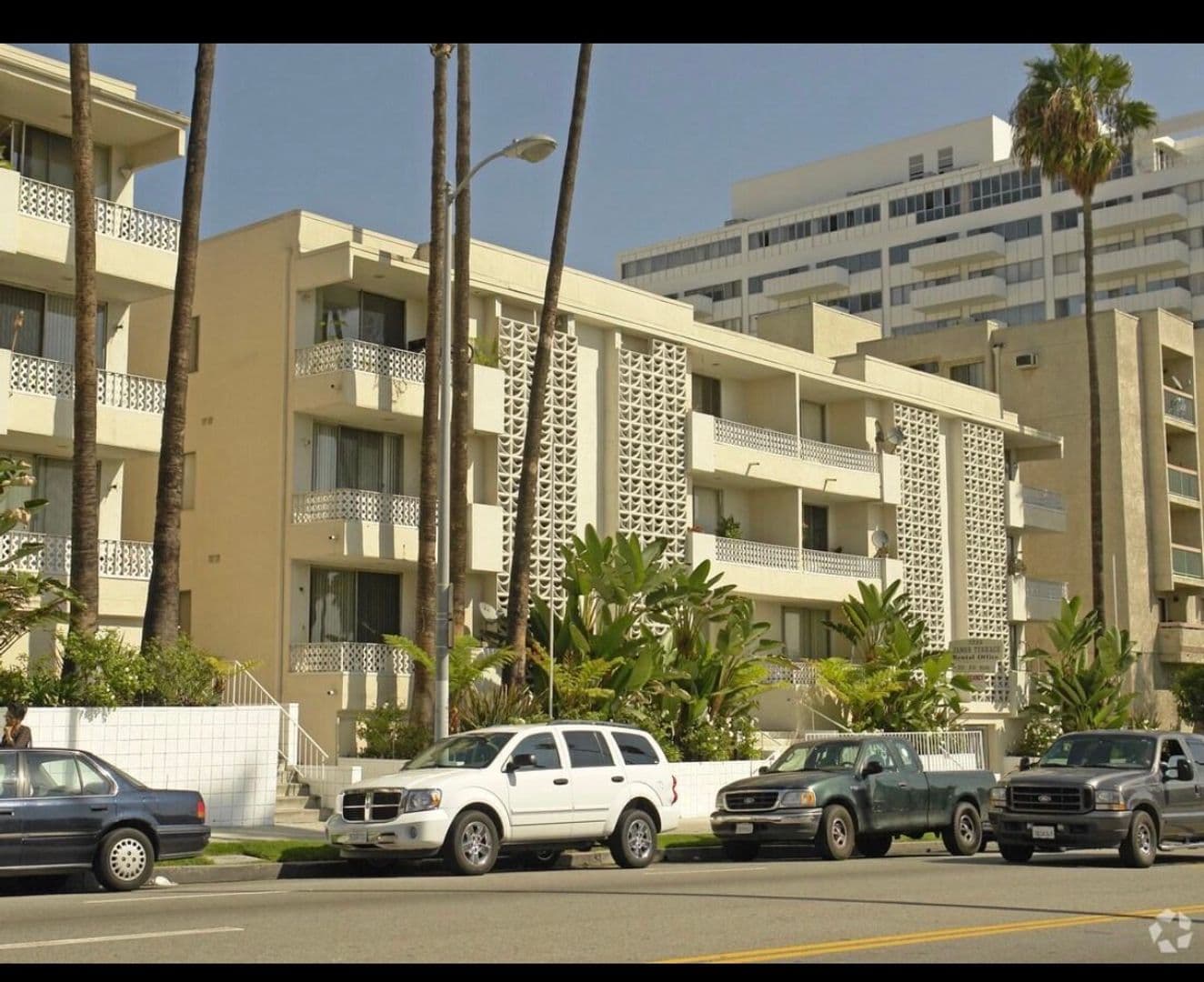 Los Angeles Apartment: 7225-7235 Hollywood Blvd