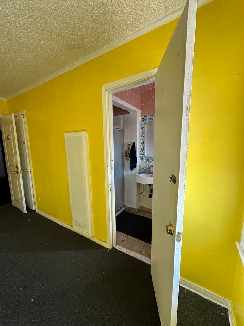East Los Angeles Apartment: 1304 Amalia Ave.