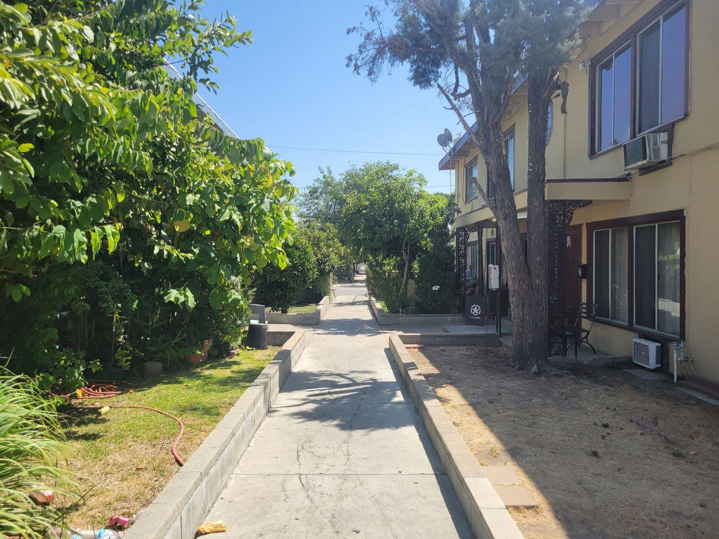 Azusa Apartment: 603-605 Dalton Ave.