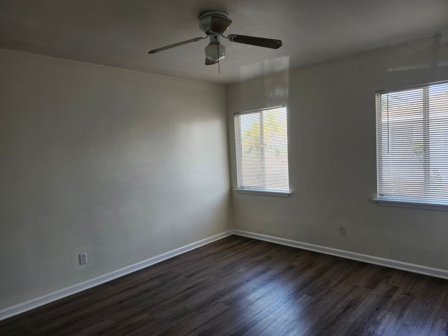 Los Angeles Apartment: 5259 W. Slauson