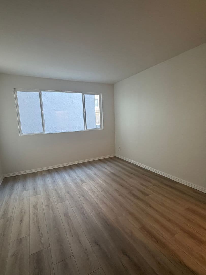 Los Angeles Apartment: 7225-7235 Hollywood Blvd