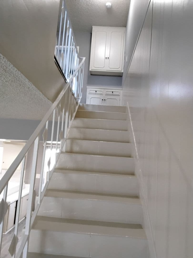 Inglewood Apartment: 880 Victor Avenue