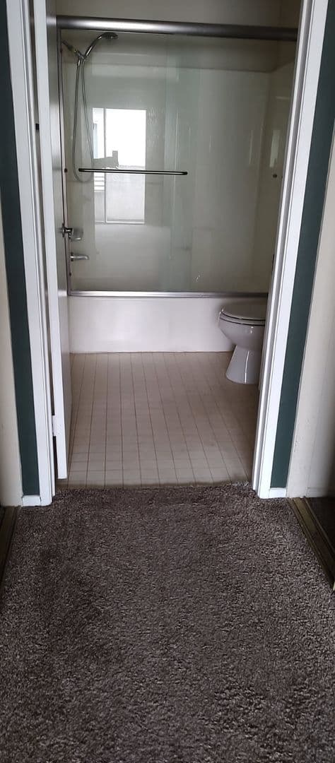 Los Angeles Apartment: 1701 Talmadge Street