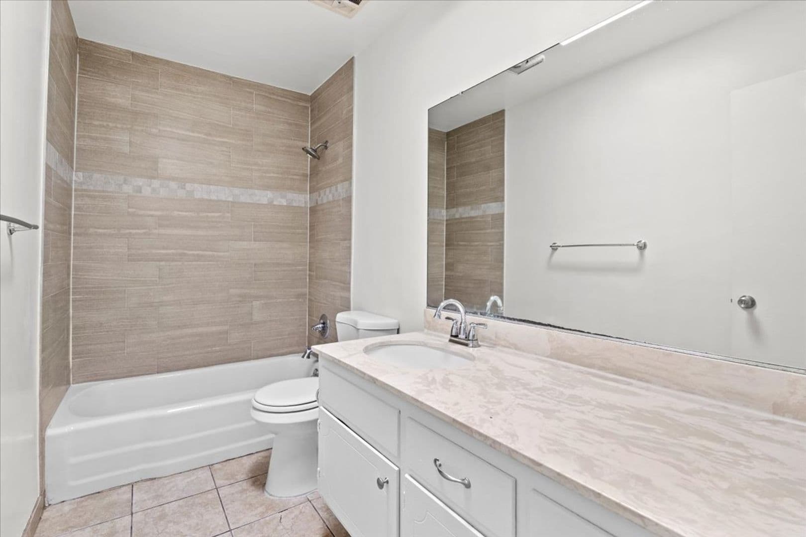 Los Angeles Apartment: 5232 Fairview Blvd