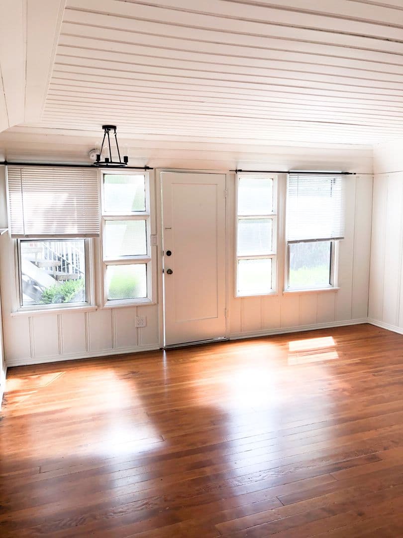 Los Angeles Apartment: 8149 Blackburn Ave.