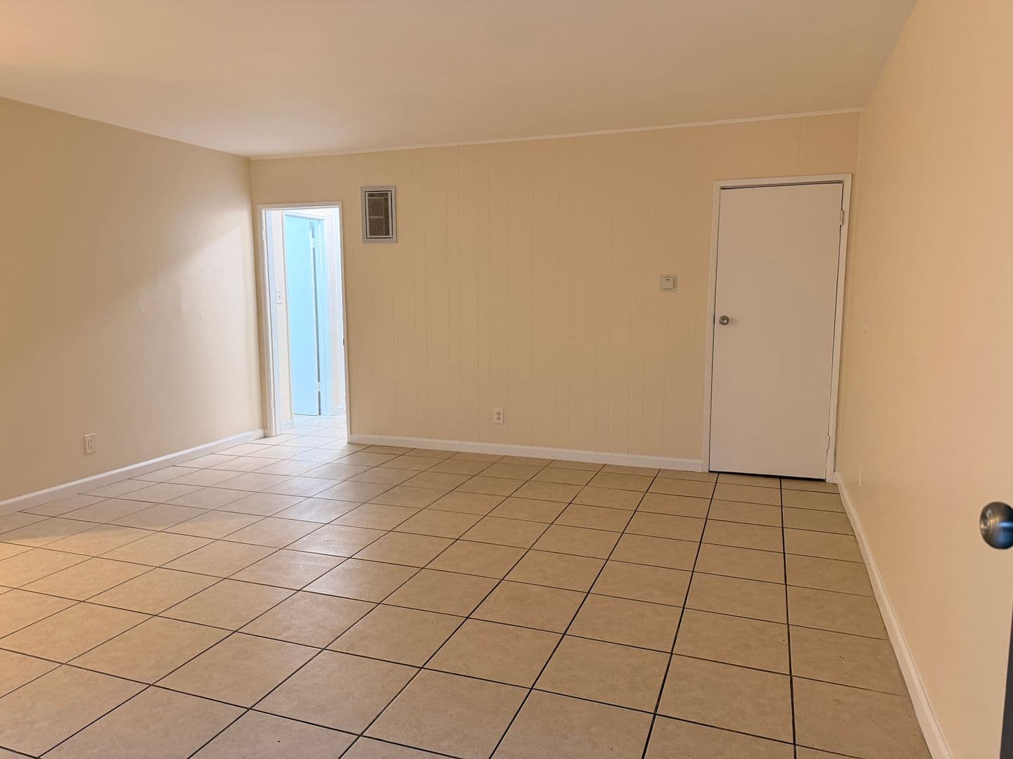 North Hills Apartment: 9035 Orion Ave