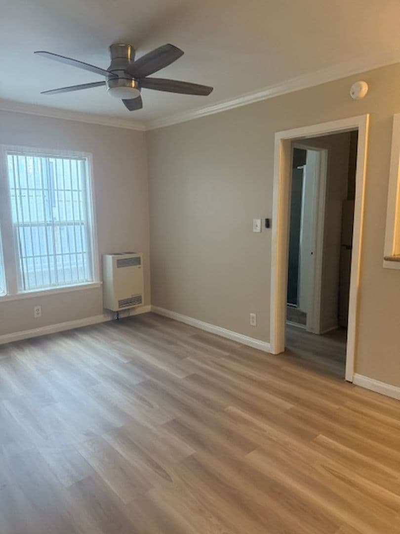 Los Angeles Apartment: 619 Hauser Blvd