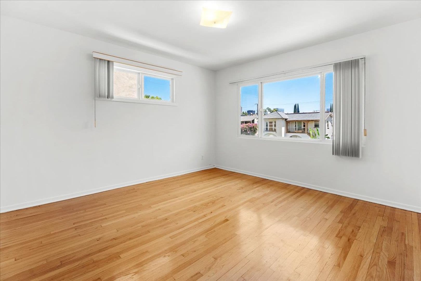 Los Angeles Apartment: 1033 S. Holt Ave.