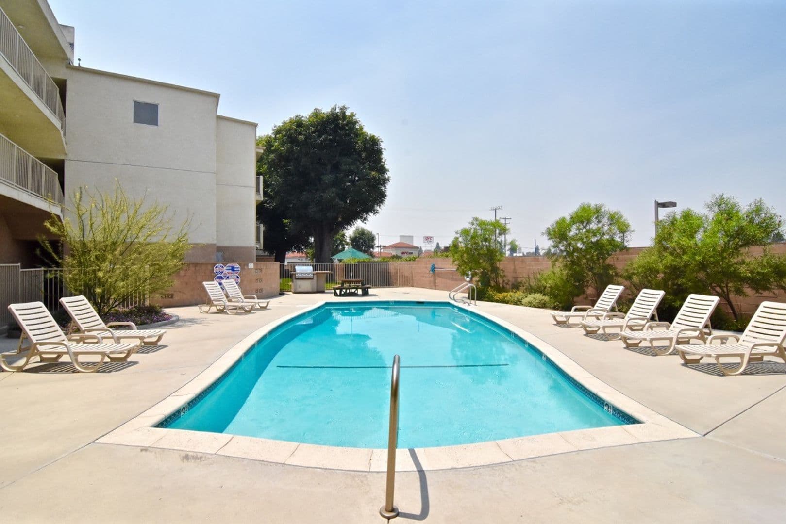 Northridge Apartment: 18415 Dearborn Street