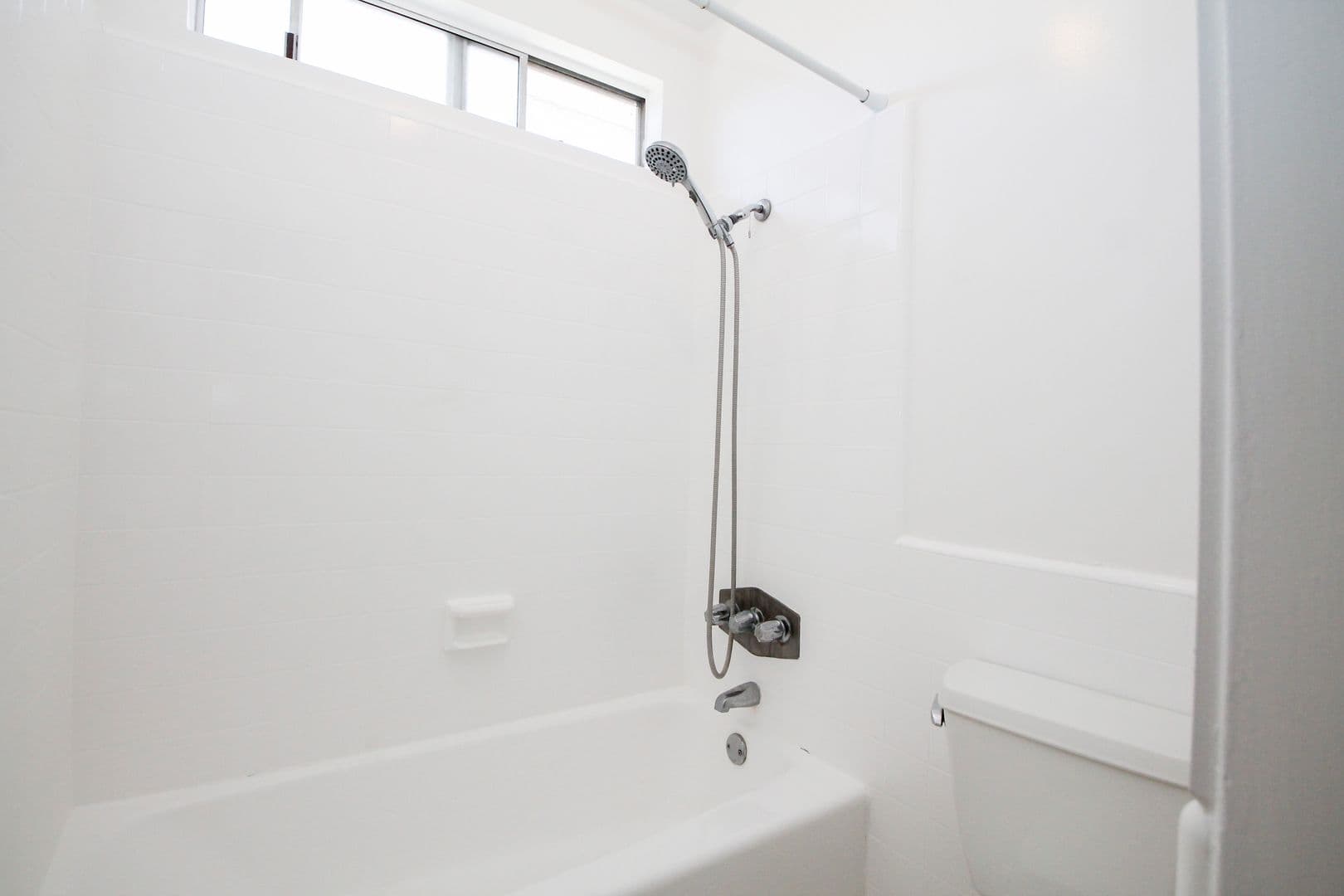 Hawthorne Apartment: 4378 W. 138th St.