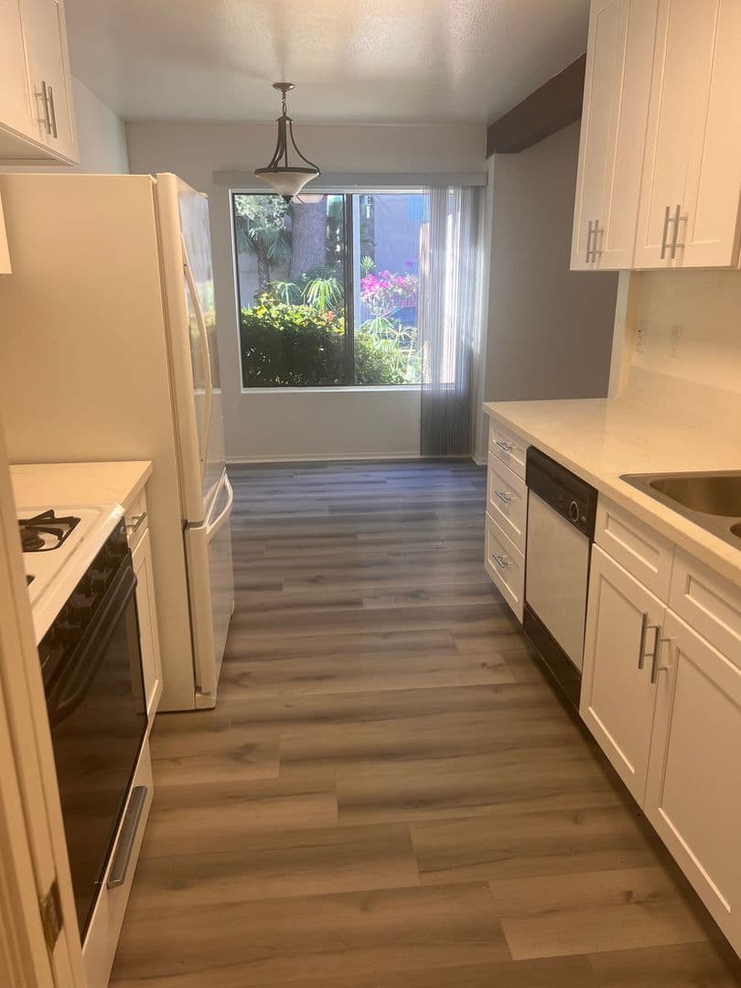 Studio City Apartment: 4260 Troost Avenue