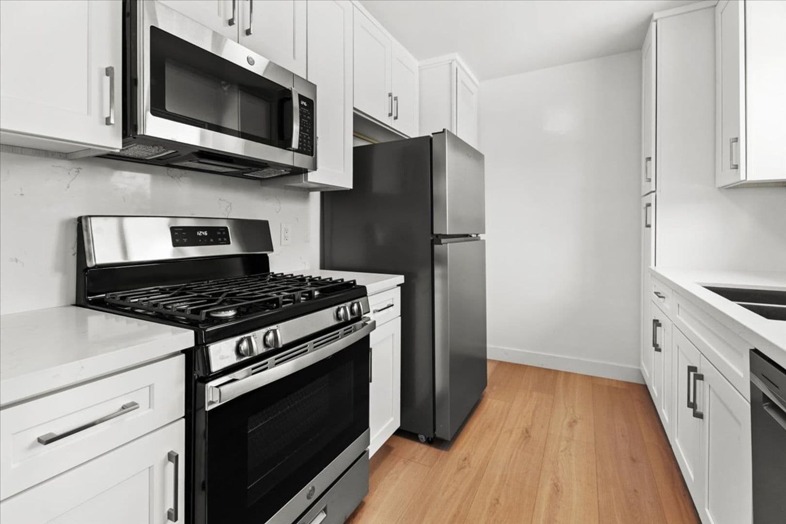 Los Angeles Apartment: 1033 S. Holt Ave.
