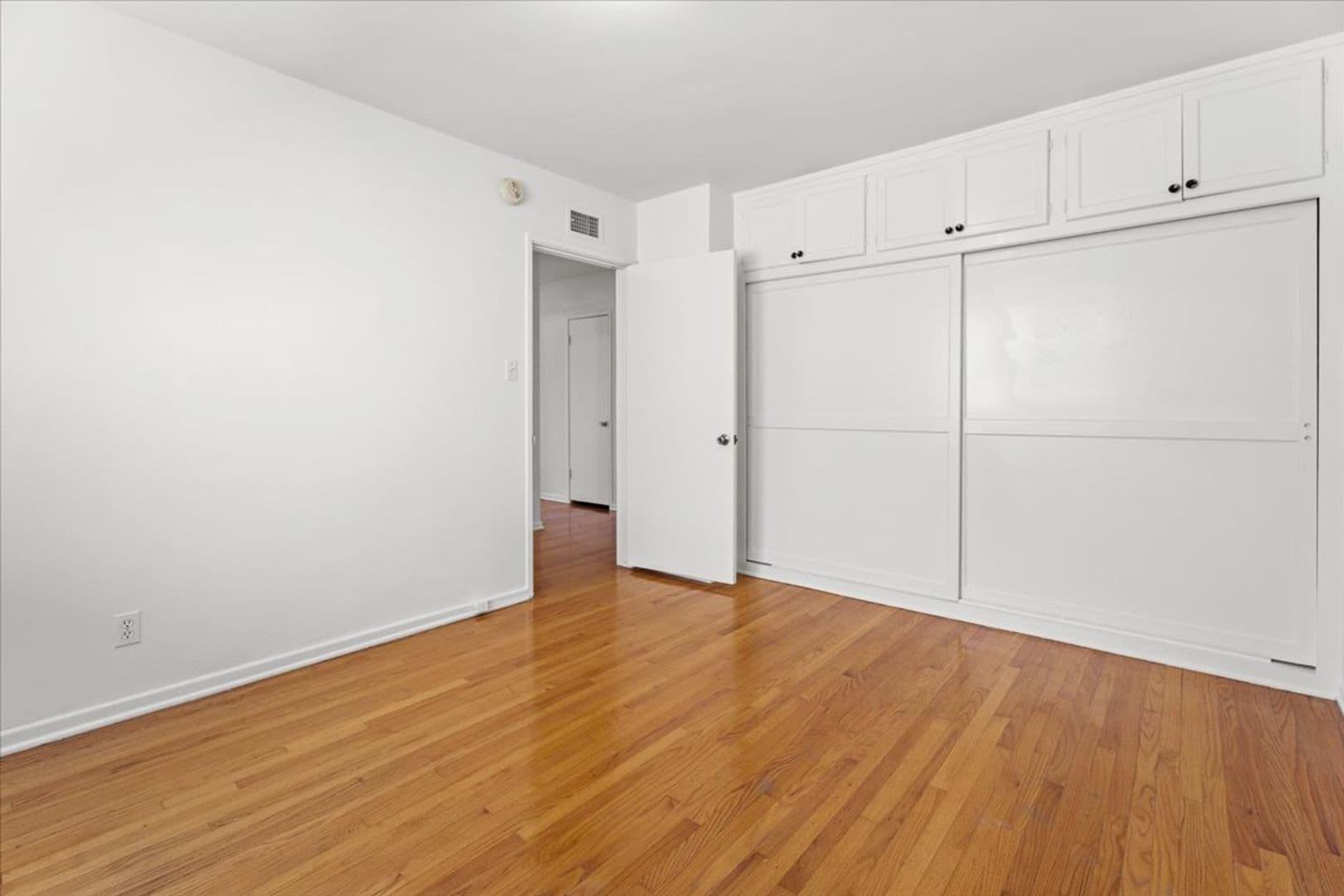 Los Angeles Apartment: 1033 S. Holt Ave.