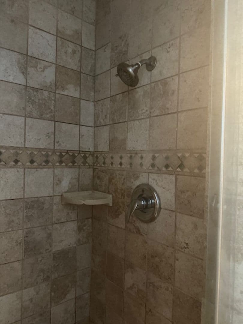 Los Angeles Apartment: 619 Hauser Blvd