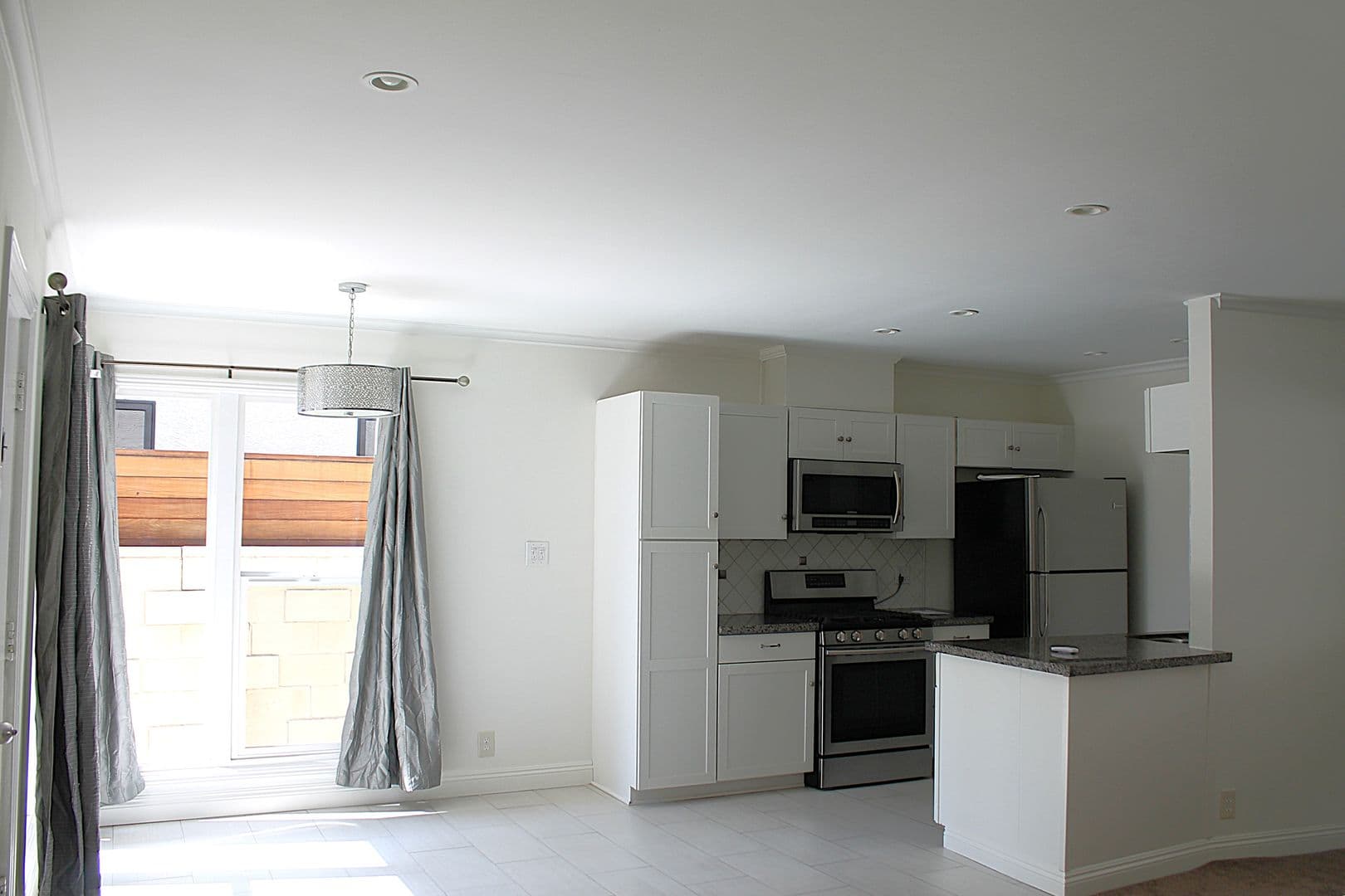 West Hollywood Apartment: 937 Hilldale Ave.