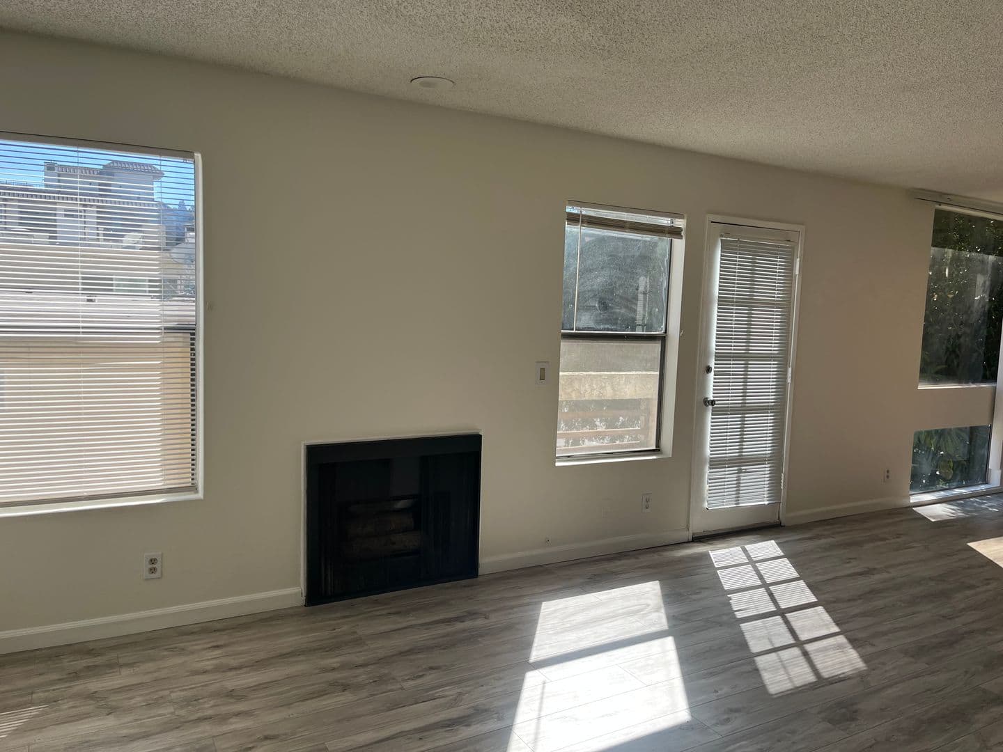 Studio City Apartment: 4248 Whitsett Avenue