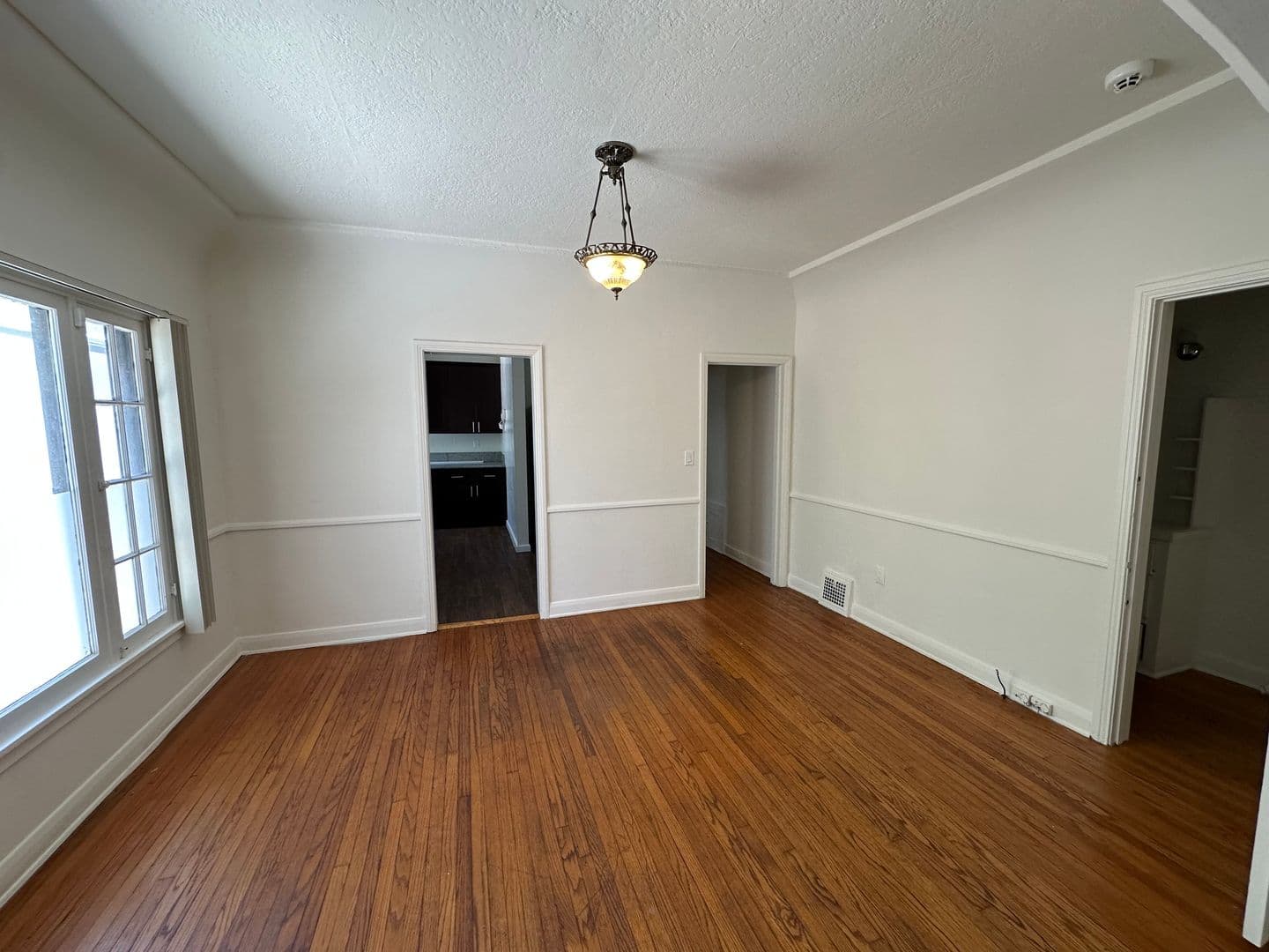 Los Angeles Apartment: 454 N. Orange Grove Ave.