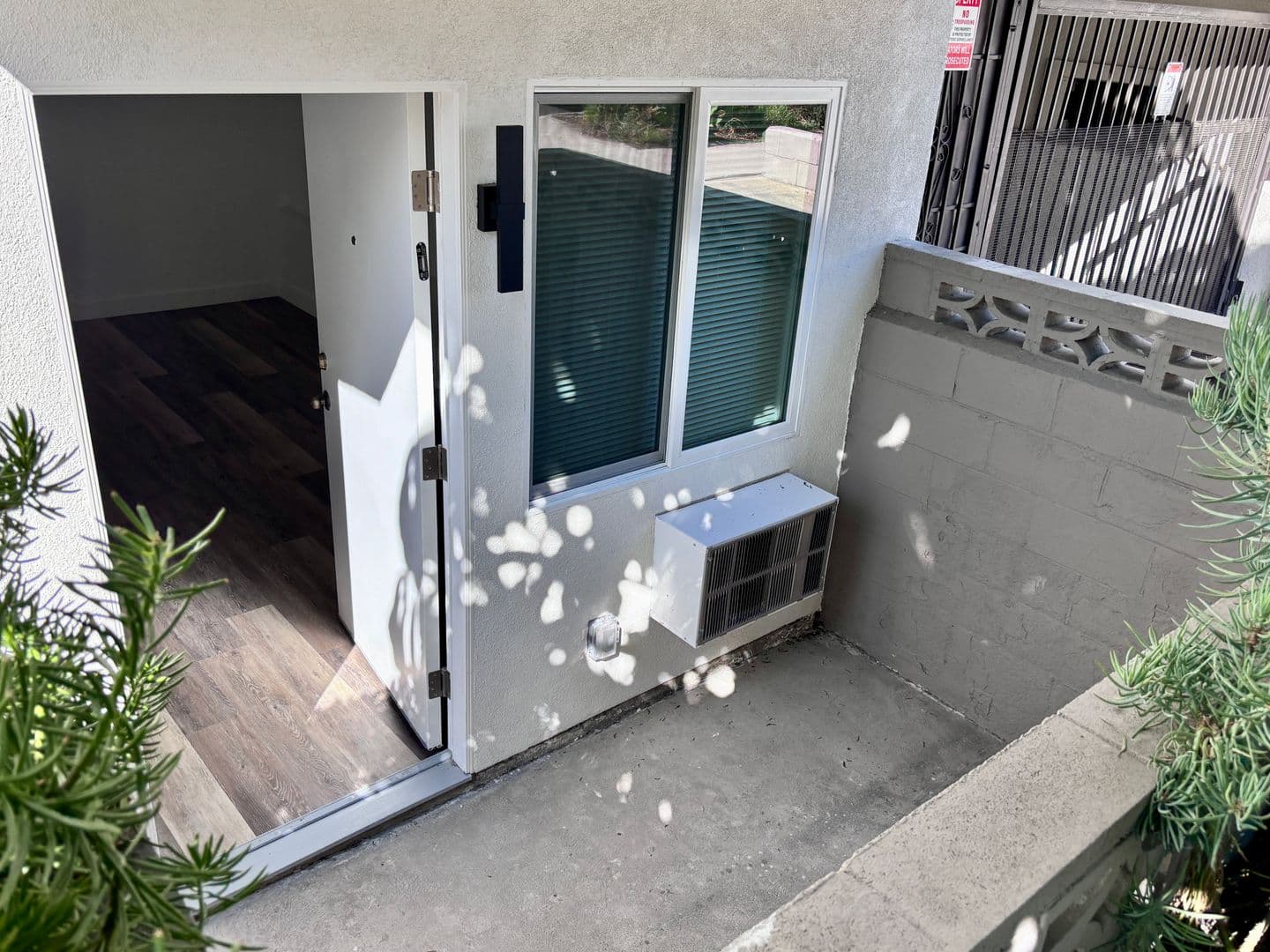 Los Angeles Apartment: 125 South Croft Avenue
