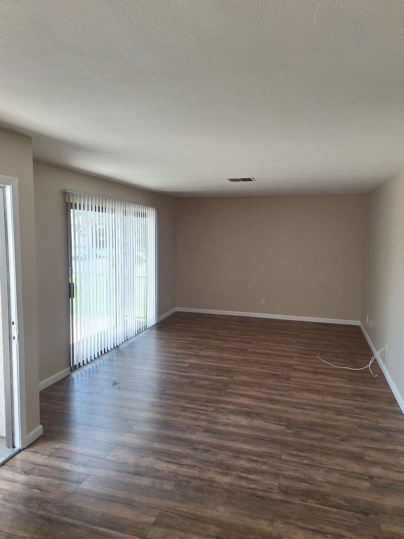Redlands Apartment: 1269 N. EDWARDS ST #11