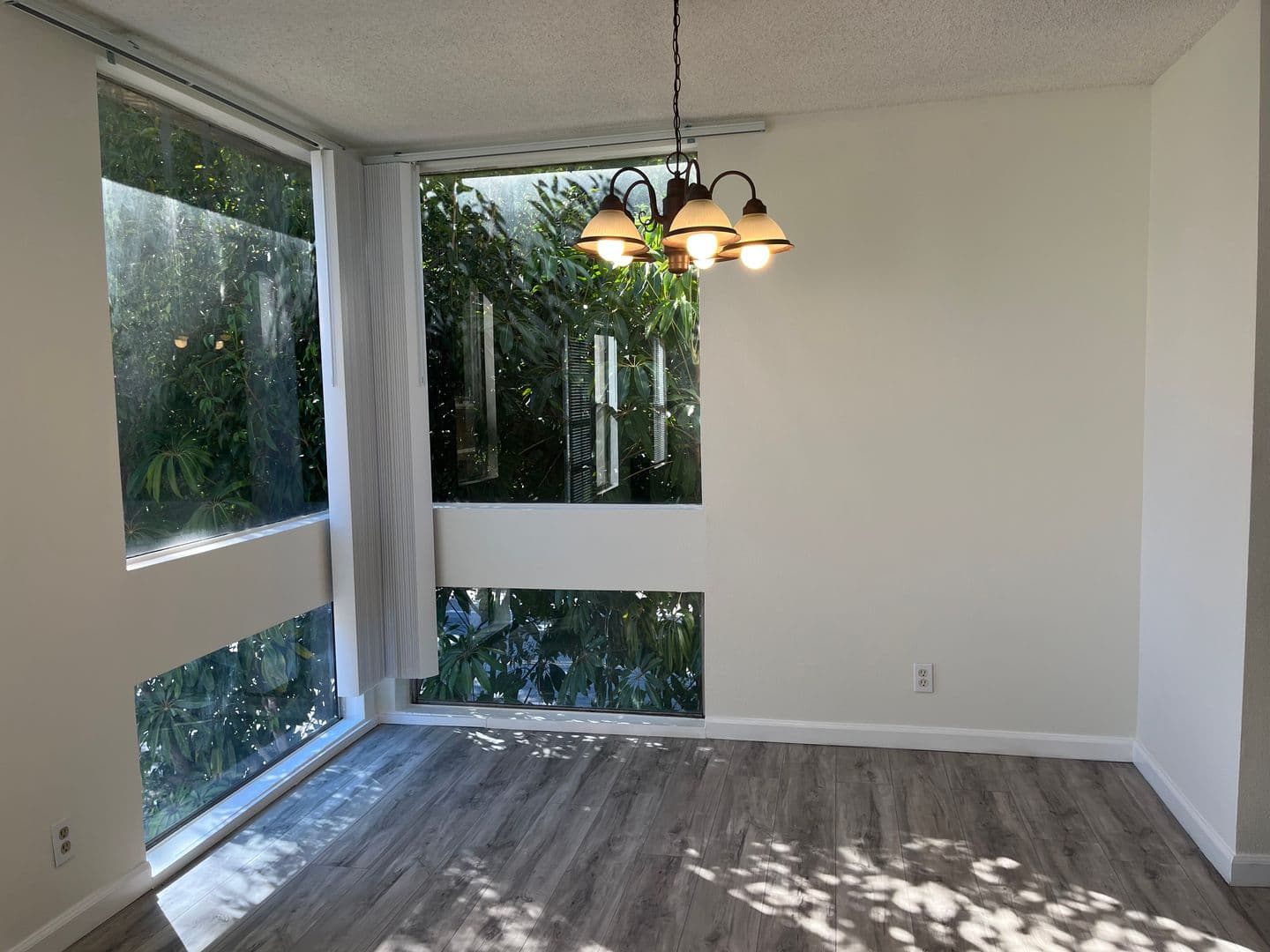 Studio City Apartment: 4248 Whitsett Avenue