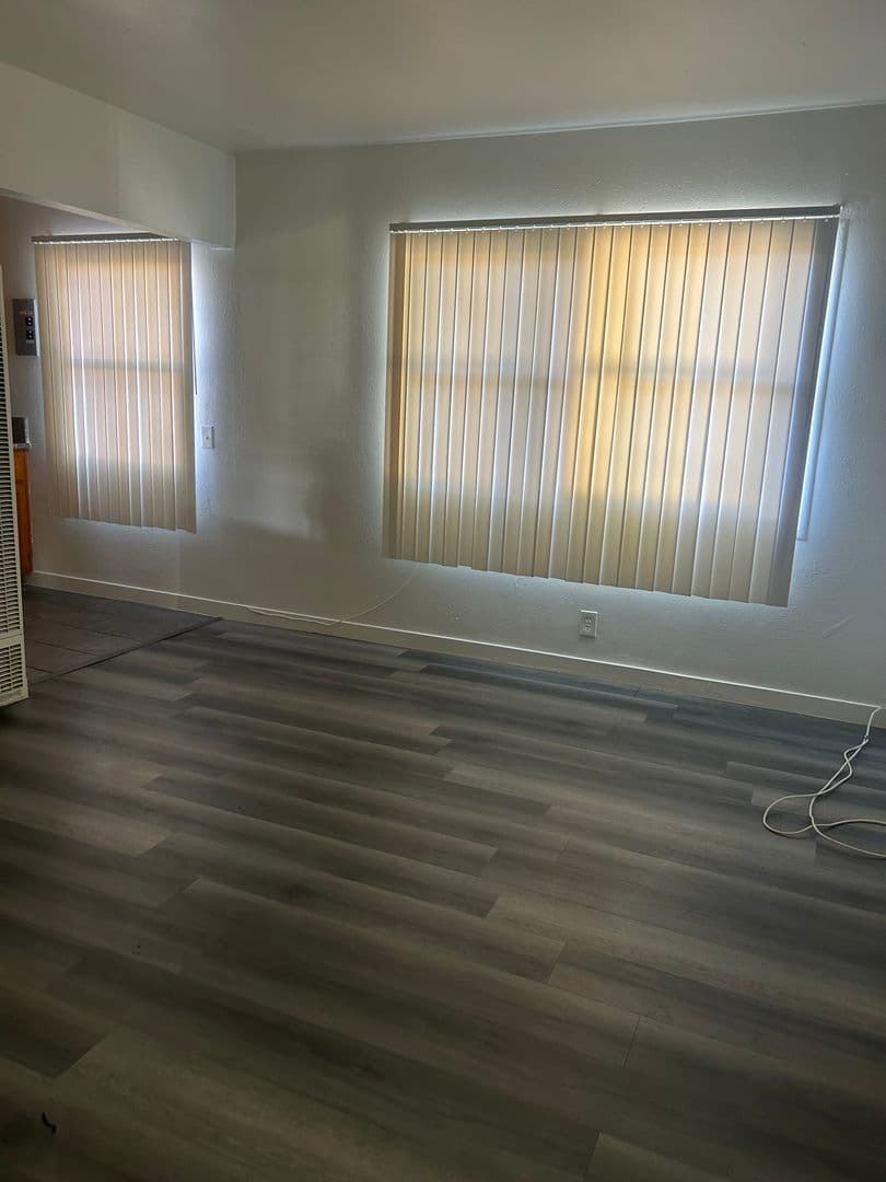 Santa Ana Apartment: 1060 W. 17TH STREET
