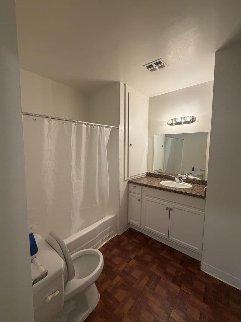 Los Angeles Apartment: 7225-7235 Hollywood Blvd