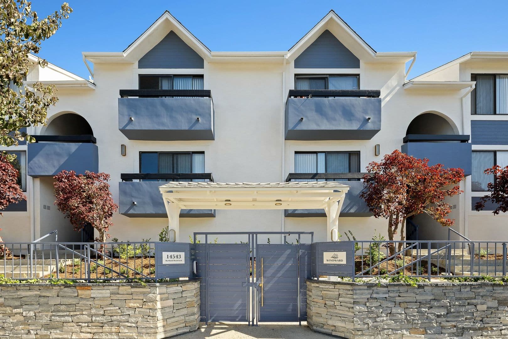 Sherman Oaks Apartment: 14543 Burbank Boulevard