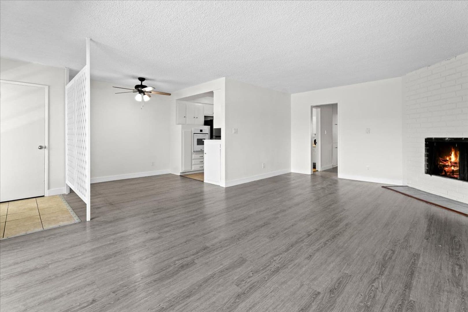 Los Angeles Apartment: 5232 Fairview Blvd