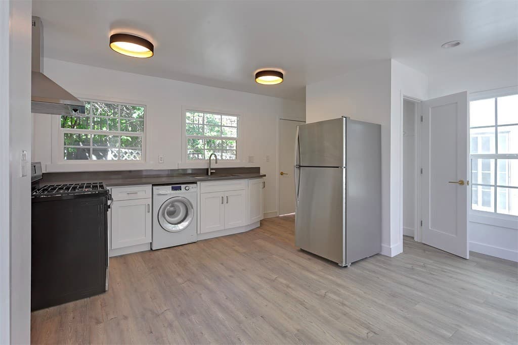 Los Angeles Apartment: 4515-4519 Willow Brook Avenue