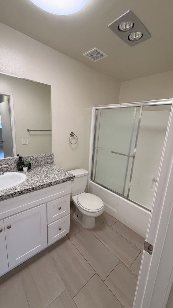 Sunland Apartment: 8608 Foothill Blvd