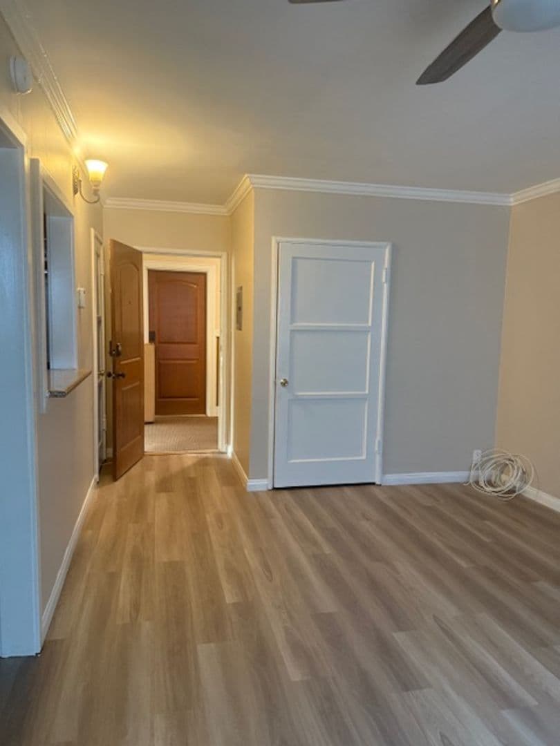 Los Angeles Apartment: 619 Hauser Blvd