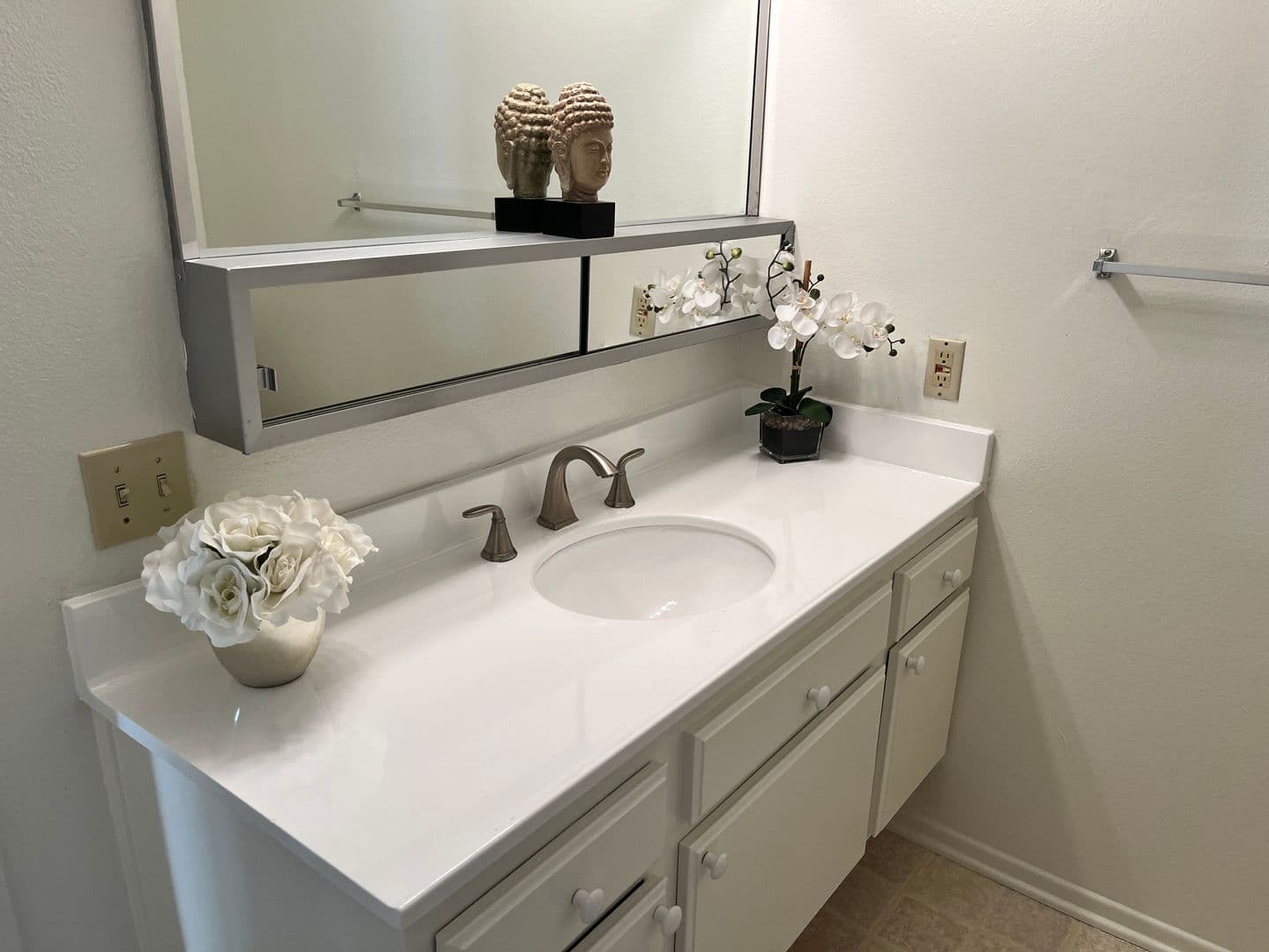 Sherman Oaks Apartment: 5124 Coldwater Canyon Ave.