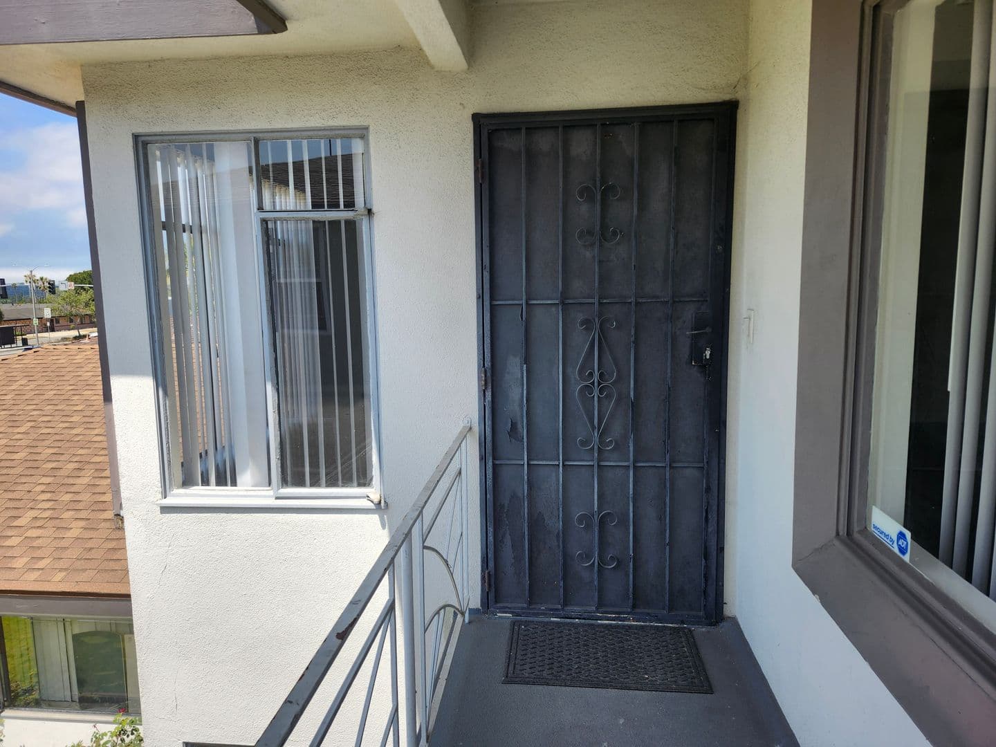 Los Angeles Apartment: 5259 W. Slauson