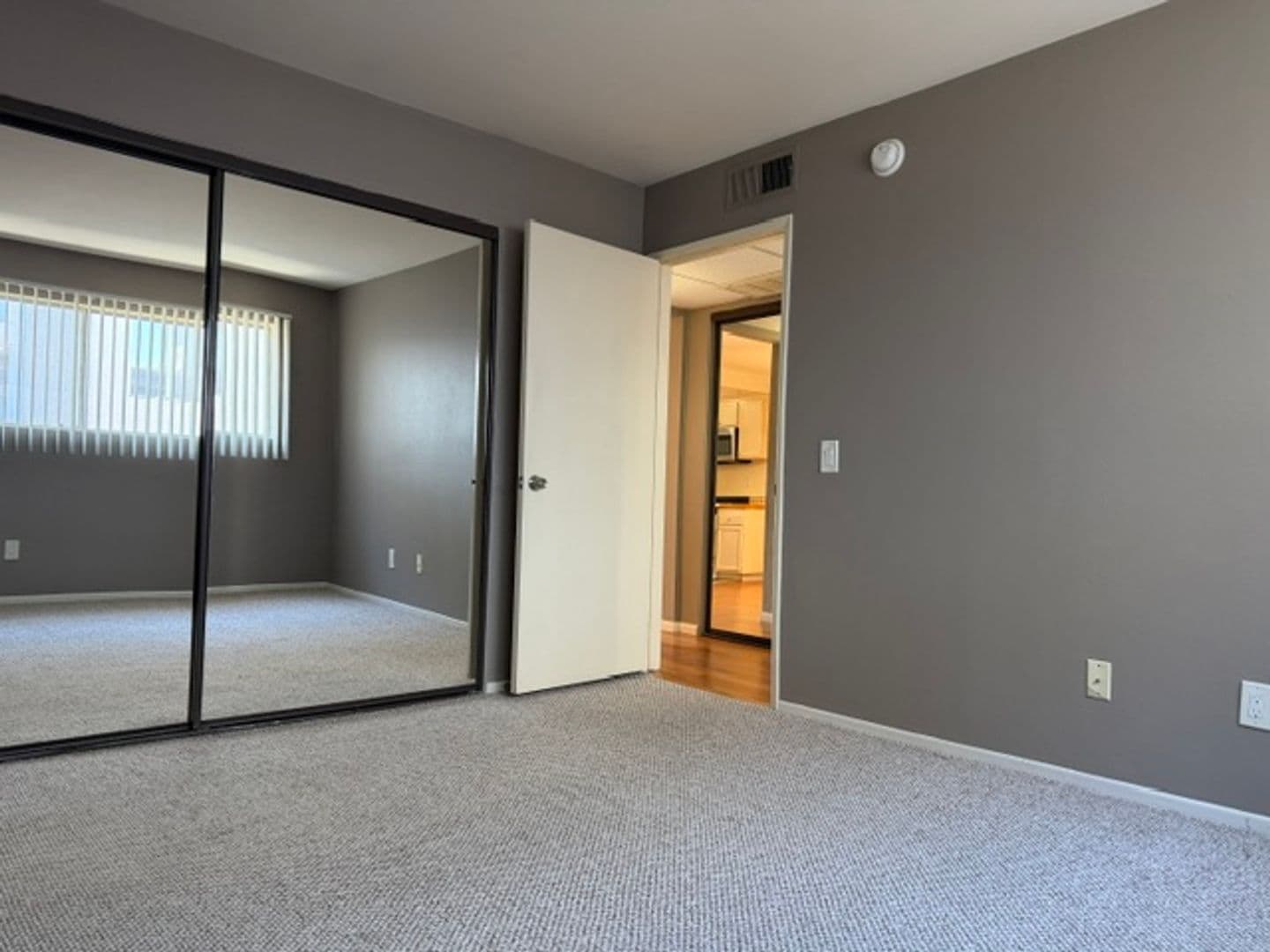 Toluca Lake Apartment: 10825 Blix Street
