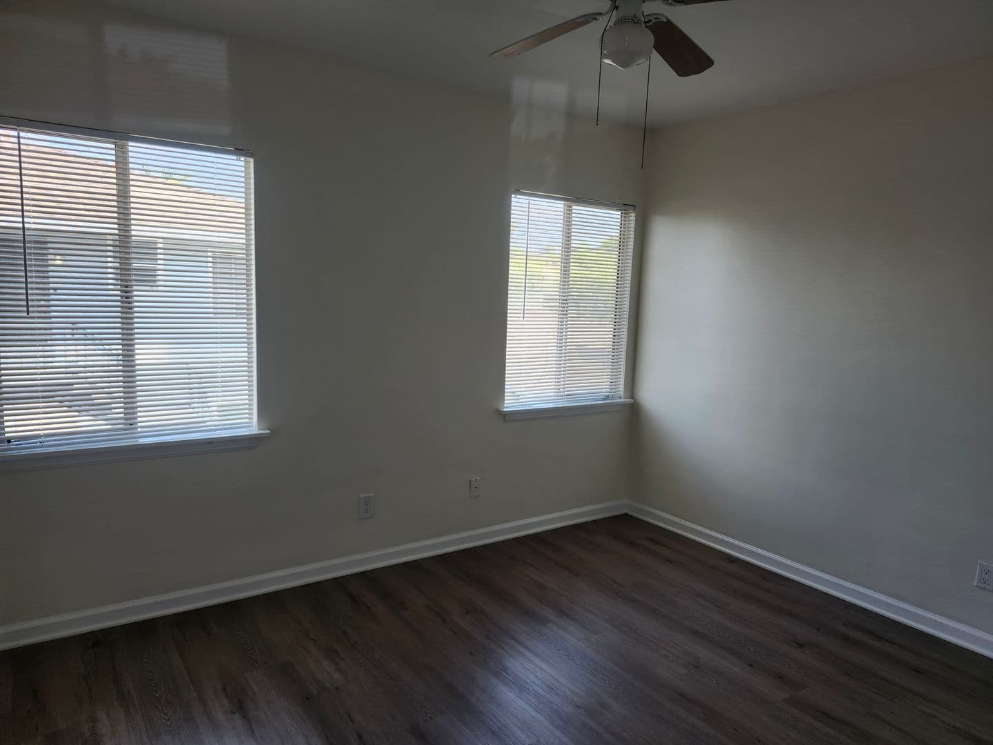 Los Angeles Apartment: 5259 W. Slauson