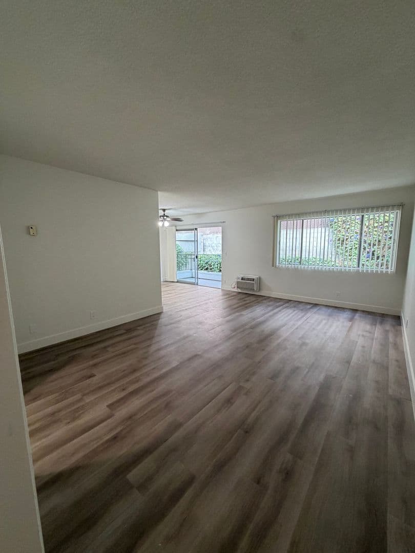 Los Angeles Apartment: 7225-7235 Hollywood Blvd