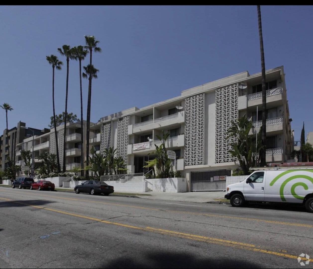Los Angeles Apartment: 7225-7235 Hollywood Blvd