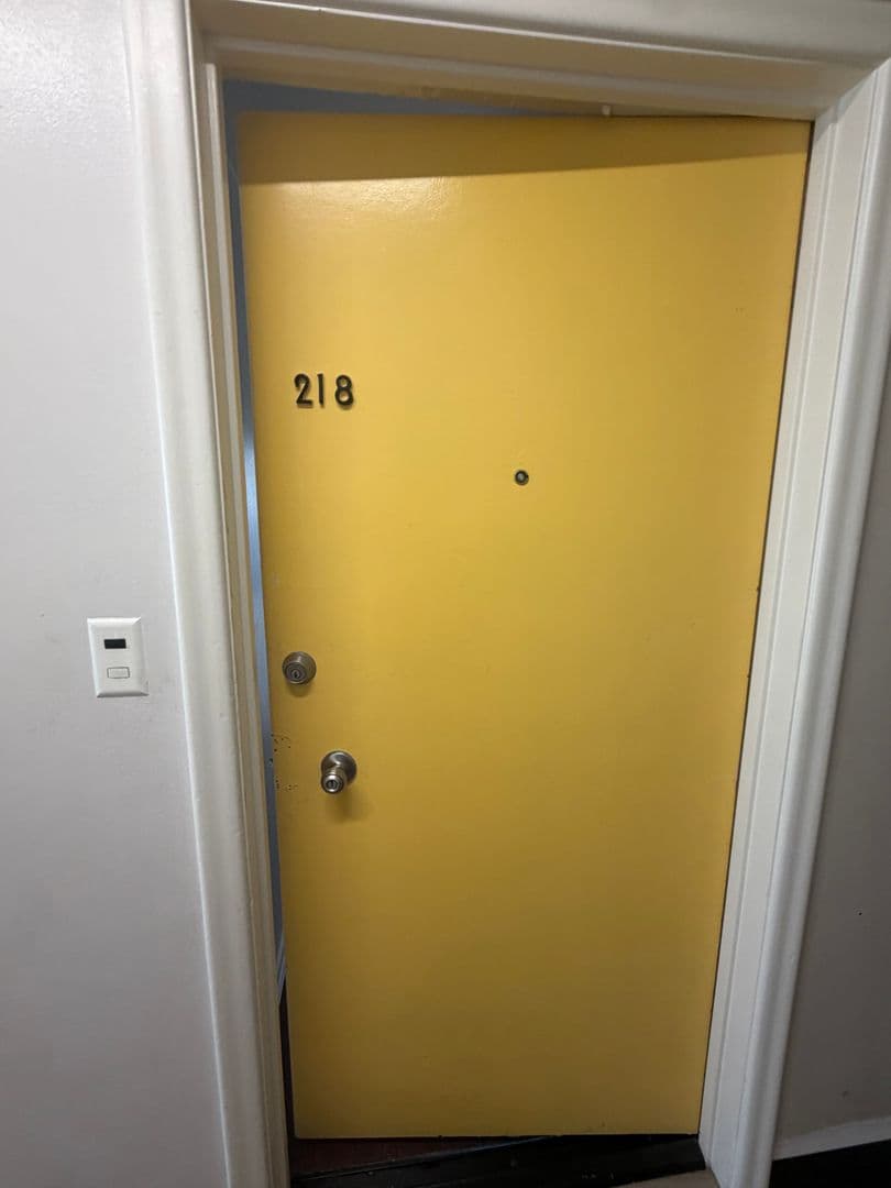 Los Angeles Apartment: 7225-7235 Hollywood Blvd