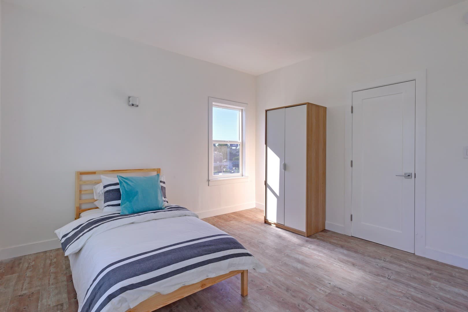 Los Angeles Apartment: 4108 Marathon Street