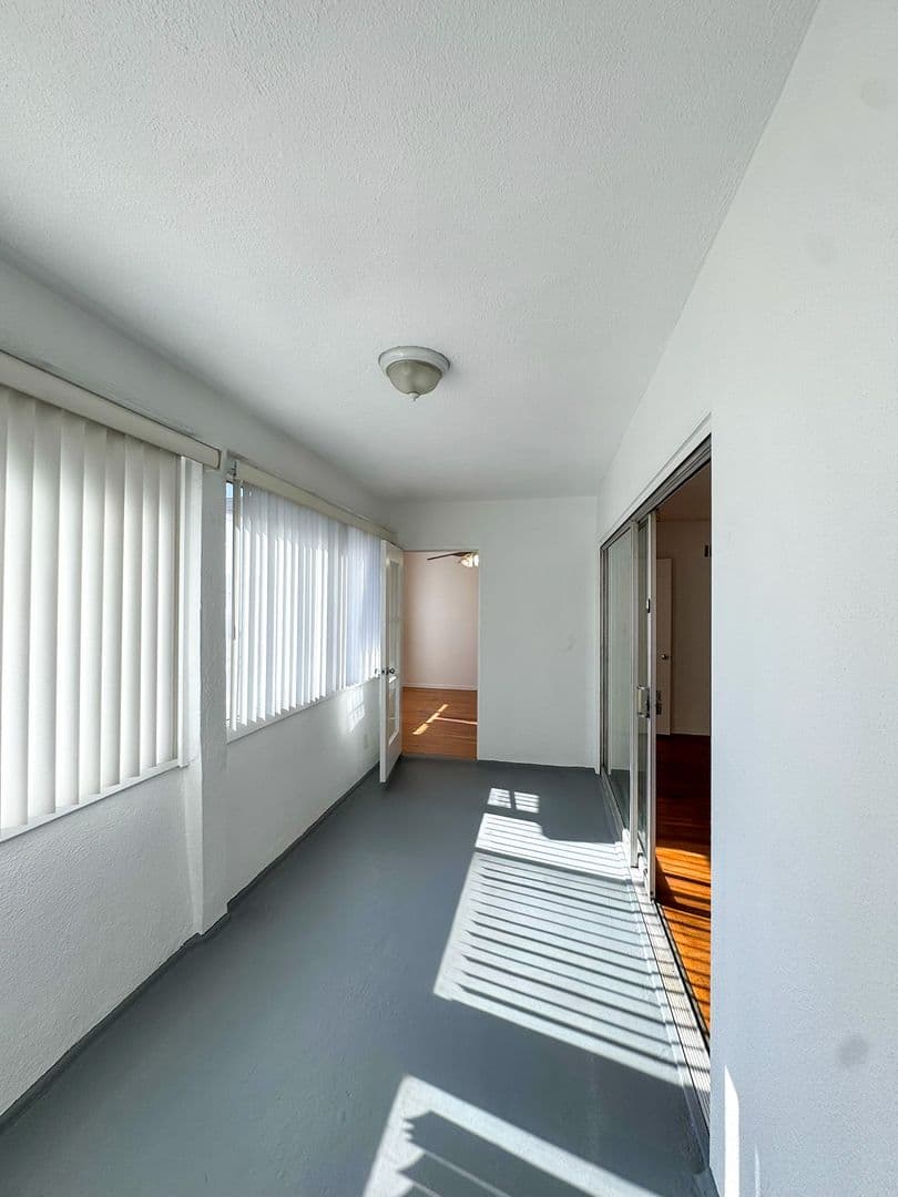 Los Angeles Apartment: 1416 Reeves St.