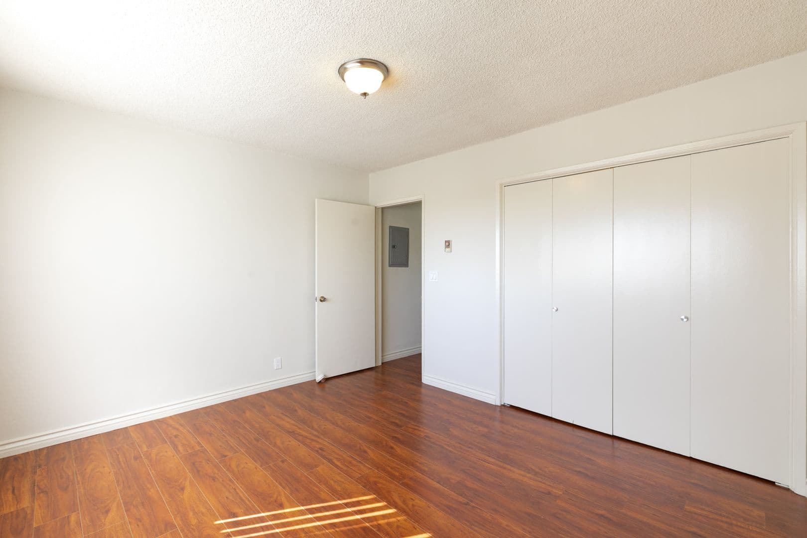 West Hollywood Apartment: 1030 N Harper Ave.