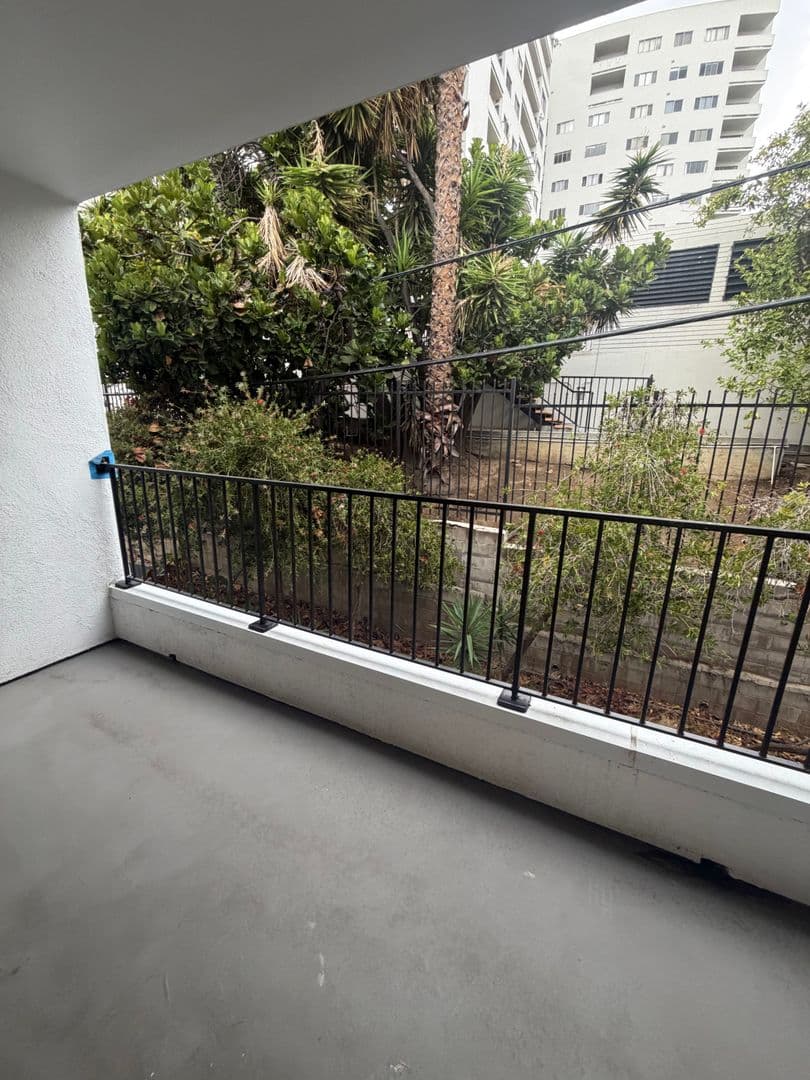 Los Angeles Apartment: 7225-7235 Hollywood Blvd